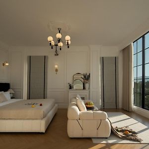 Deluxe Double Room Bath